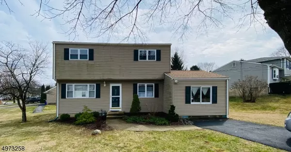 108 DEERFIELD DR, Hackettstown Town, NJ 07840