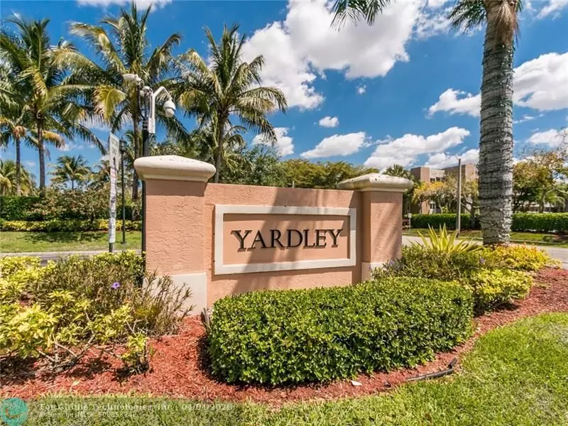 7715 Yardley Dr  #107, Tamarac, FL 33321