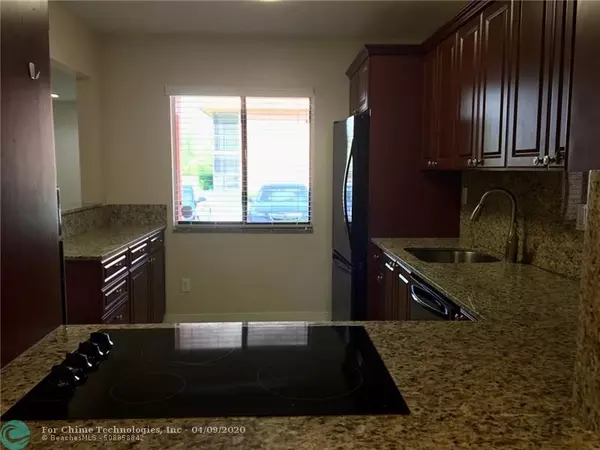 Weston, FL 33326,227 Lakeview Dr  #103