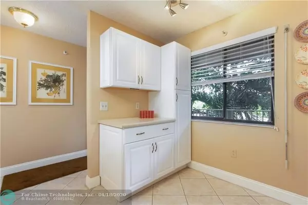 Pompano Beach, FL 33069,2240 N Cypress Bend Dr  #302