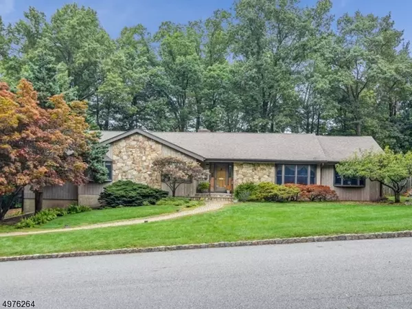 2 PATTEN TER, Cedar Grove Twp., NJ 07009