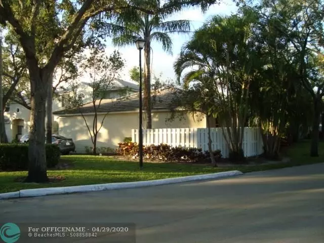 851 NW 98 Avenue, Plantation, FL 33324