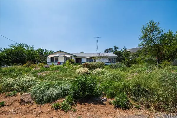 Jurupa Valley, CA 92509,5535 Charlotte LN