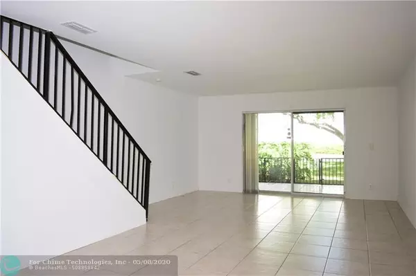 Plantation, FL 33324,563 N Pine Island Rd  #33