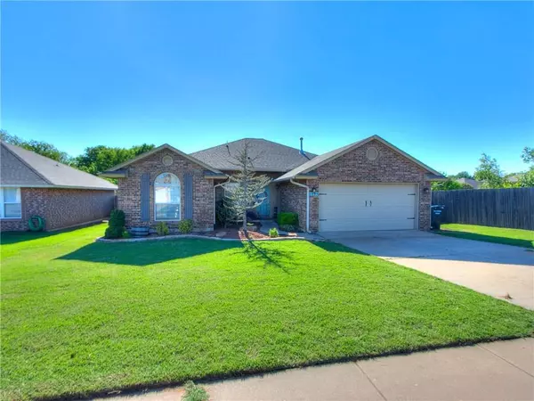 1809 Meadow Run Drive, Moore, OK 73160