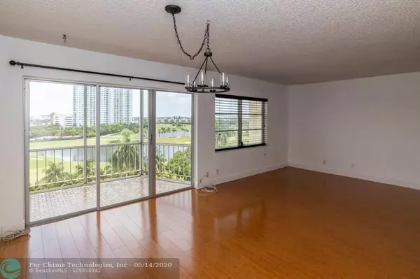 Hallandale, FL 33009,300 Diplomat Pkwy  #807