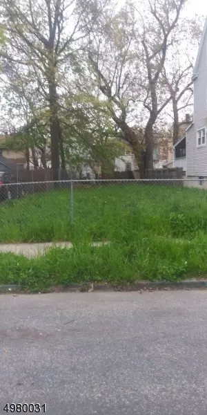 32 CRAWFORD ST, East Orange City, NJ 07018