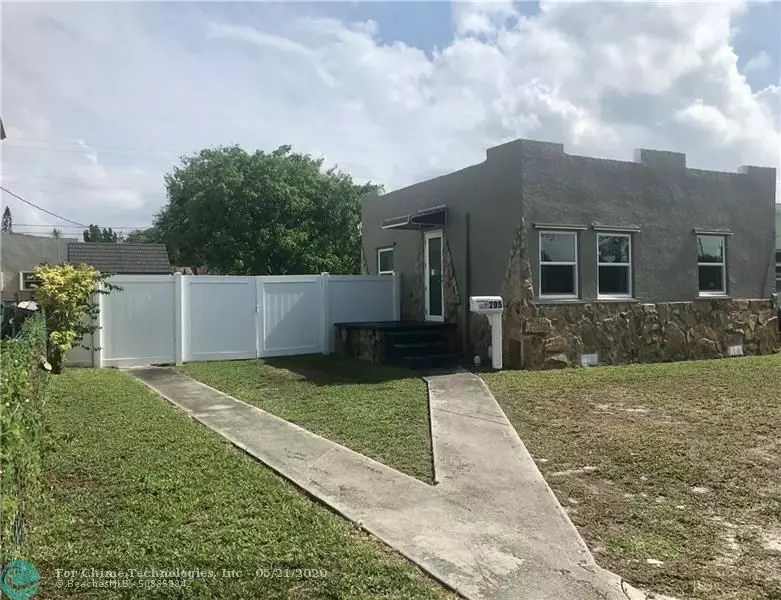 205 SW 5th St, Dania Beach, FL 33004