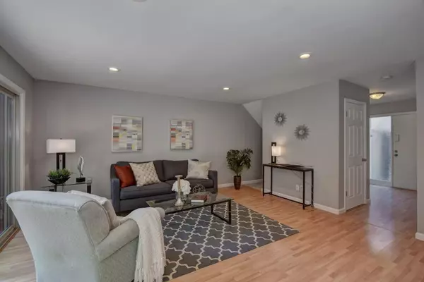 Sunnyvale, CA 94087,530 La Conner DR 32