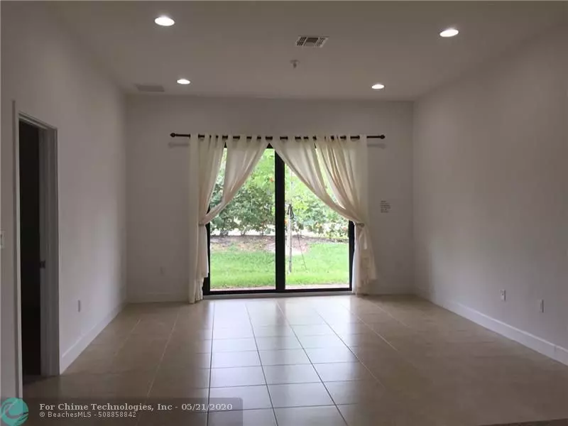 4903 NW 51 TER, Tamarac, FL 33319