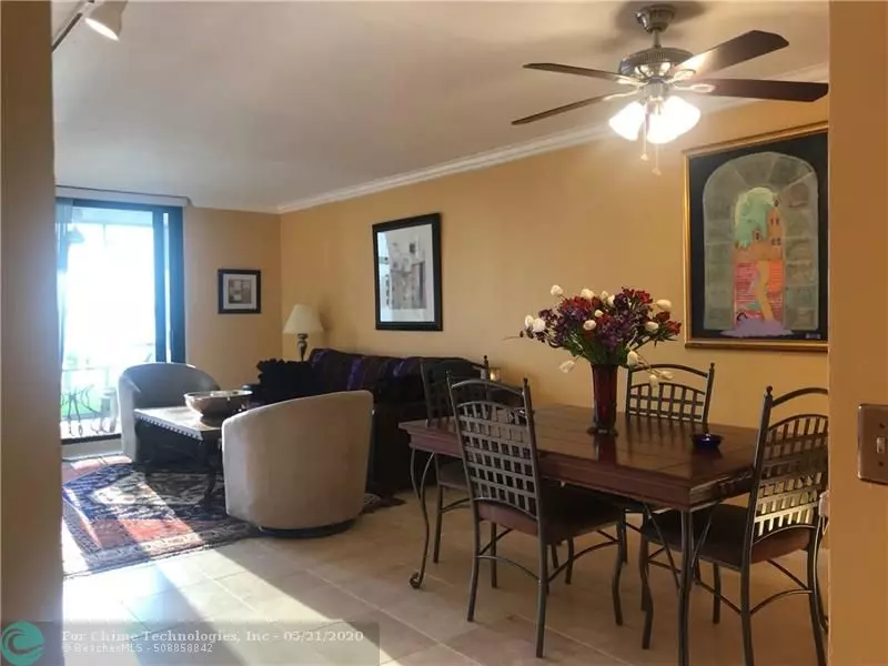 111 Lake Emerald Drive  #105, Oakland Park, FL 33309