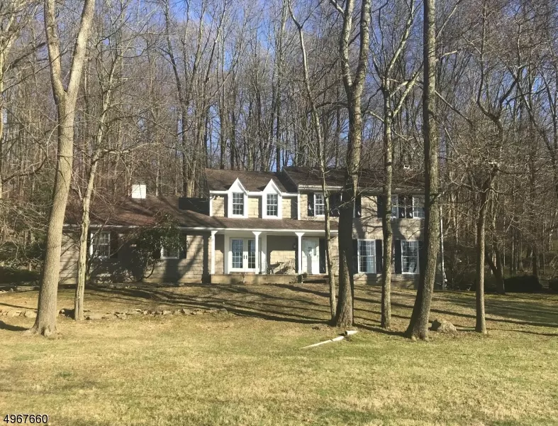 4 LILAC LN, Lebanon Twp., NJ 07865