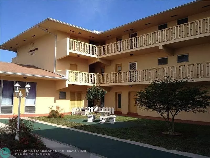 1050 E Sample Rd  #202, Pompano Beach, FL 33064