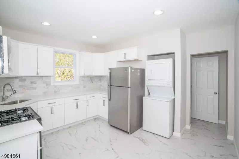 Elizabeth City, NJ 07206,142 PARK PL