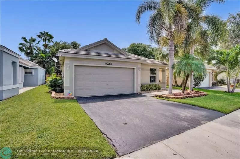 9212 Arborwood Cir, Davie, FL 33328