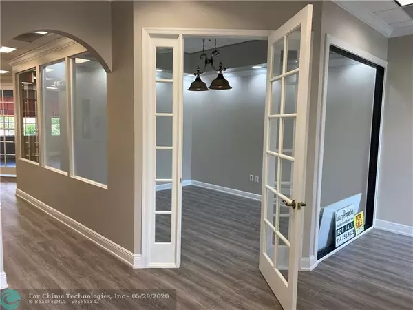 Coral Springs, FL 33067,5401 N University Dr  #203