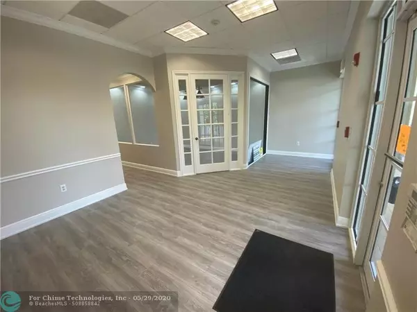 Coral Springs, FL 33067,5401 N University Dr  #203