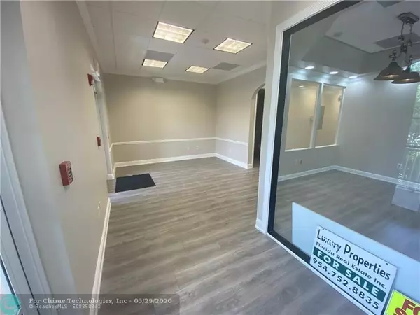 Coral Springs, FL 33067,5401 N University Dr  #203