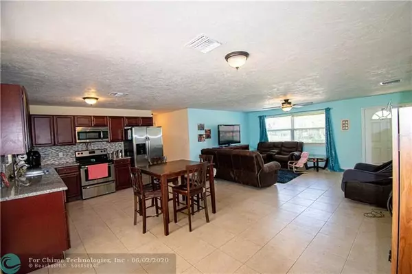 West Palm Beach, FL 33415,5117 Cheryl Ln