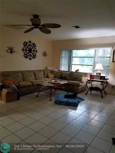 Davie, FL 33314,5620 SW 55th Ave