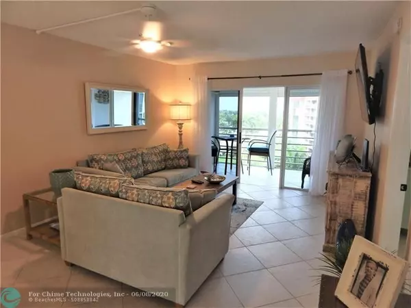 Pompano Beach, FL 33062,2731 NE 14th St  #702