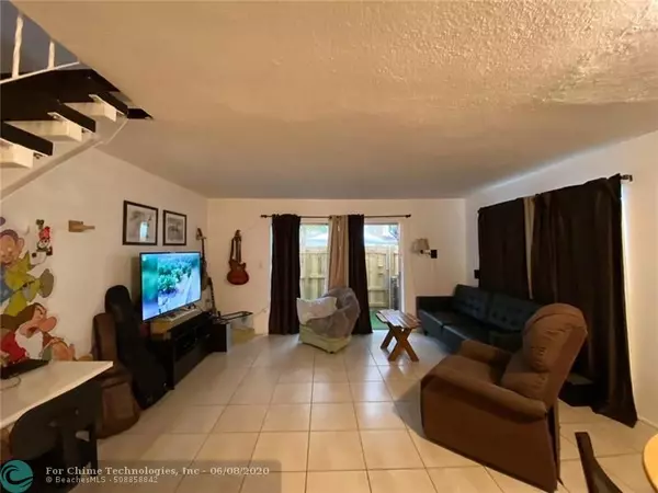 Fort Lauderdale, FL 33317,2458 SW 42nd Ave  #1H