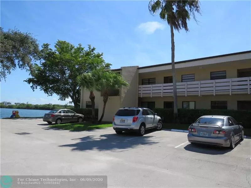 Deerfield Beach, FL 33064,4491 Crystal Lake Dr  #108A