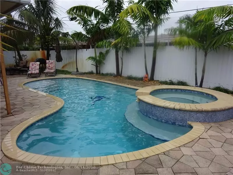 7631 NW 6th Ct, Pembroke Pines, FL 33024