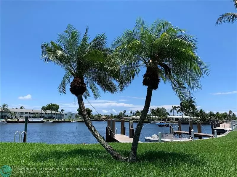 Pompano Beach, FL 33060,600 Pine Dr  #301