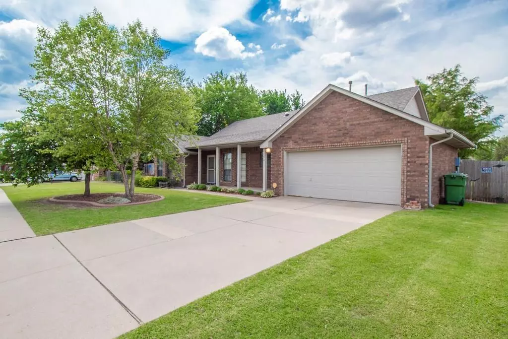 Yukon, OK 73099,1332 Von Elm Place