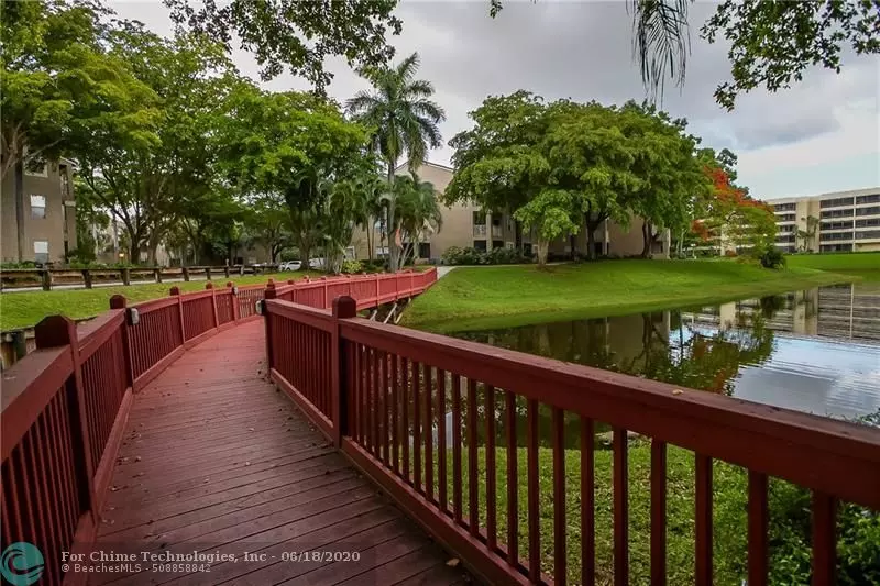 Delray Beach, FL 33445,1740 Palm Cove Blvd  #4-202