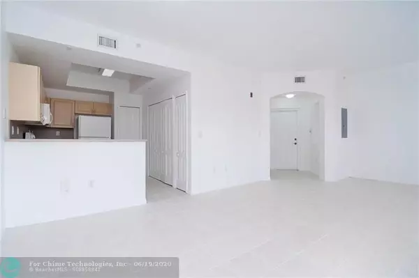 Miami, FL 33174,8906 W Flagler St  #202