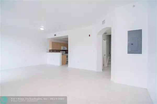 Miami, FL 33174,8906 W Flagler St  #202