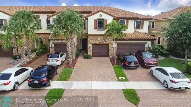 10462 Wellington Parc Dr, Wellington, FL 33449