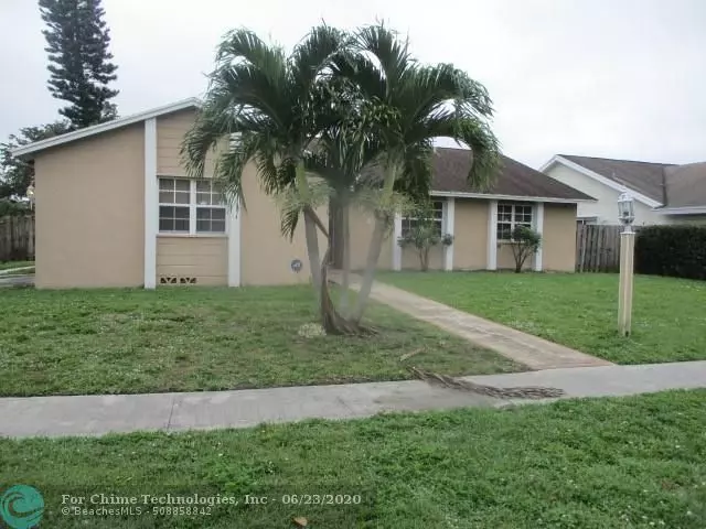 8040 NW 45th St, Lauderhill, FL 33351