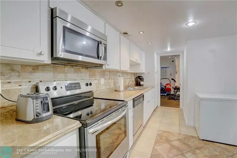 Hollywood, FL 33021,4840 Sheridan St  #1