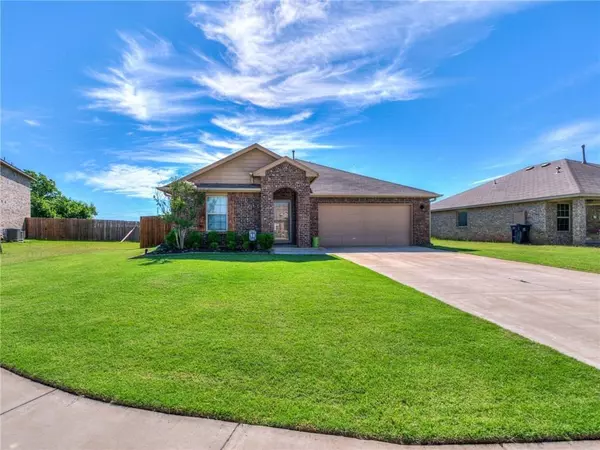 2536 Ressie Lane, Yukon, OK 73099