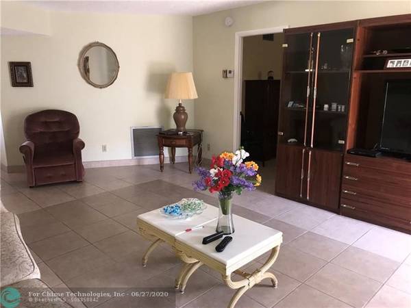 Lauderdale Lakes, FL 33319,4211 NW 41st St  #304