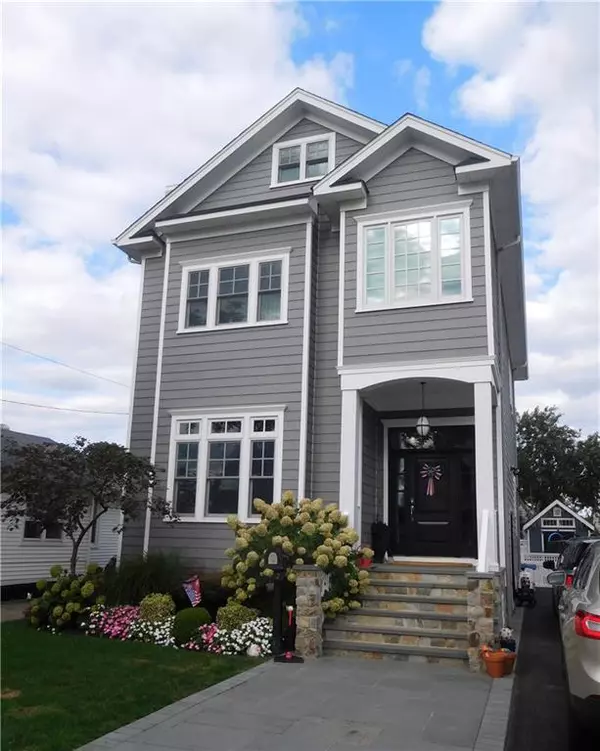 352 Beach 149 ST, Neponsit, NY 11694