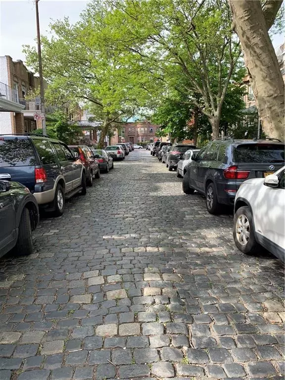 Brooklyn, NY 11209,12 Bay Ridge PL
