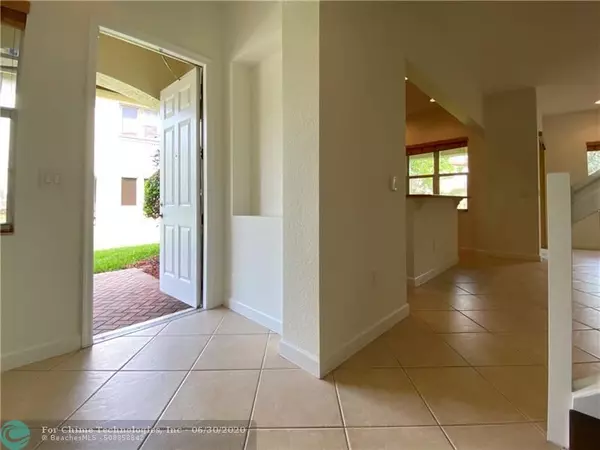 Coral Springs, FL 33076,5913 NW 117 DR  #5913