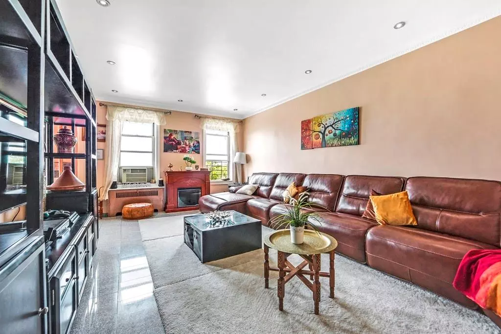 Brooklyn, NY 11209,8502 Fort Hamilton Pkwy #5H