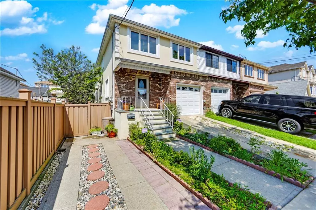 Staten  Island, NY 10306,151 Kiswick ST