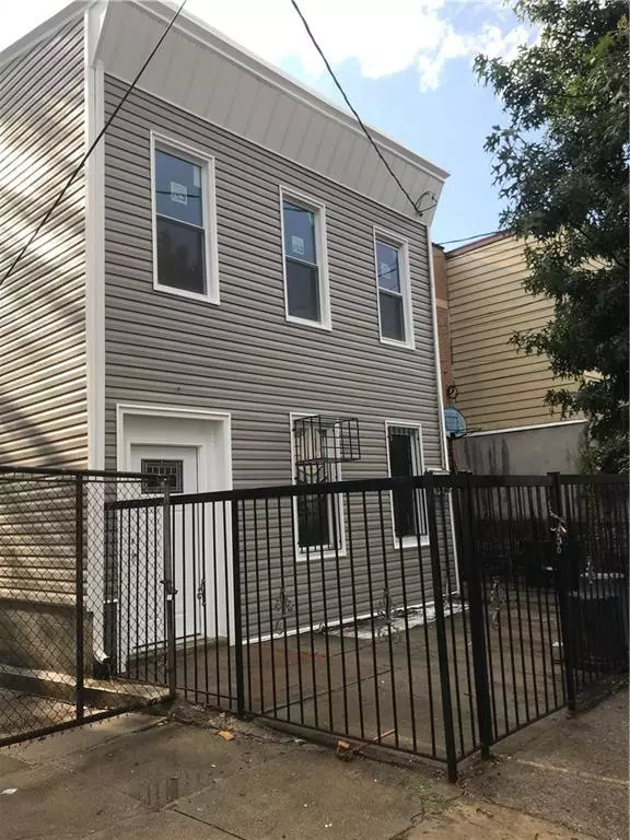 Brooklyn, NY 11208,394 Essex ST