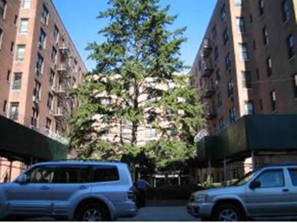 Brooklyn, NY 11235,1213 Avenue Z #B12