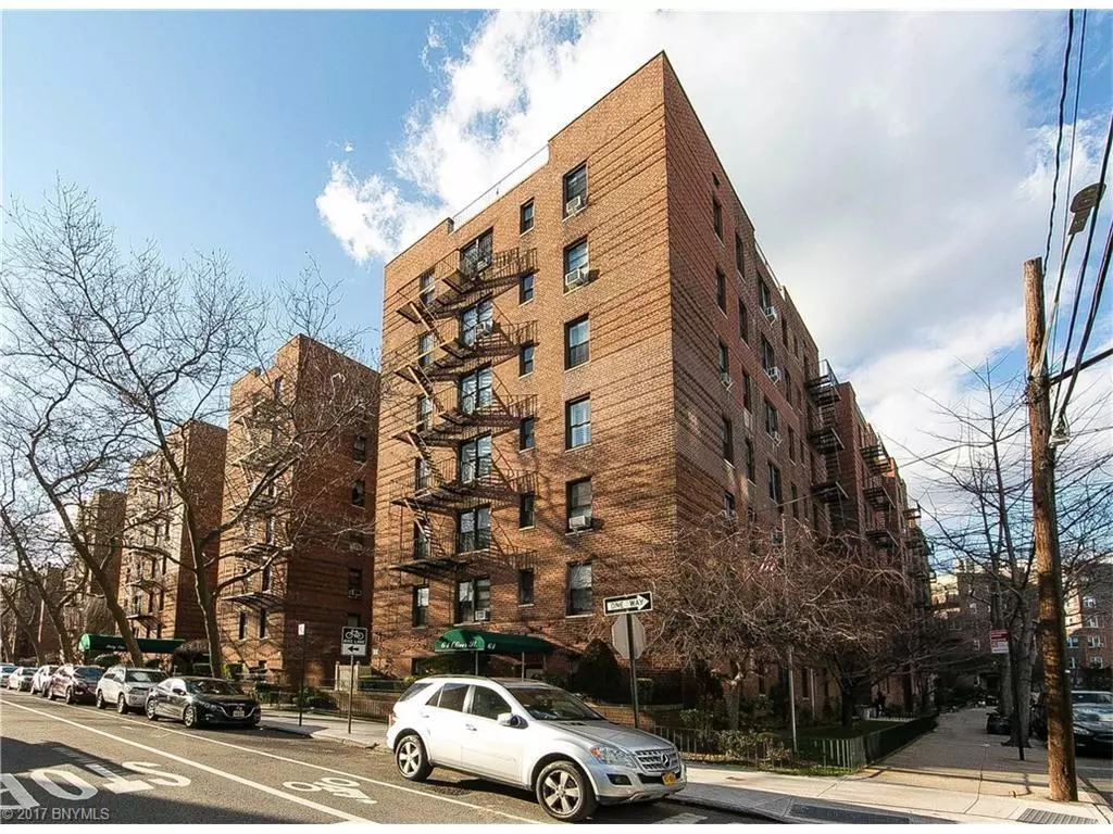 Brooklyn, NY 11209,61 Oliver ST NE #6P