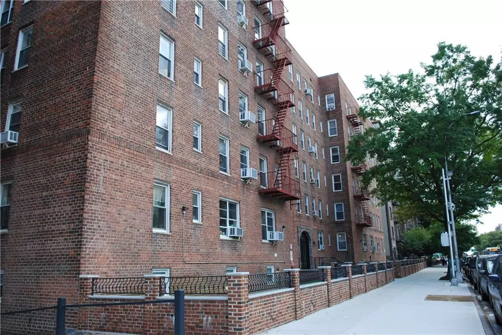 Brooklyn, NY 11214,8721 Bay Pkwy #5E