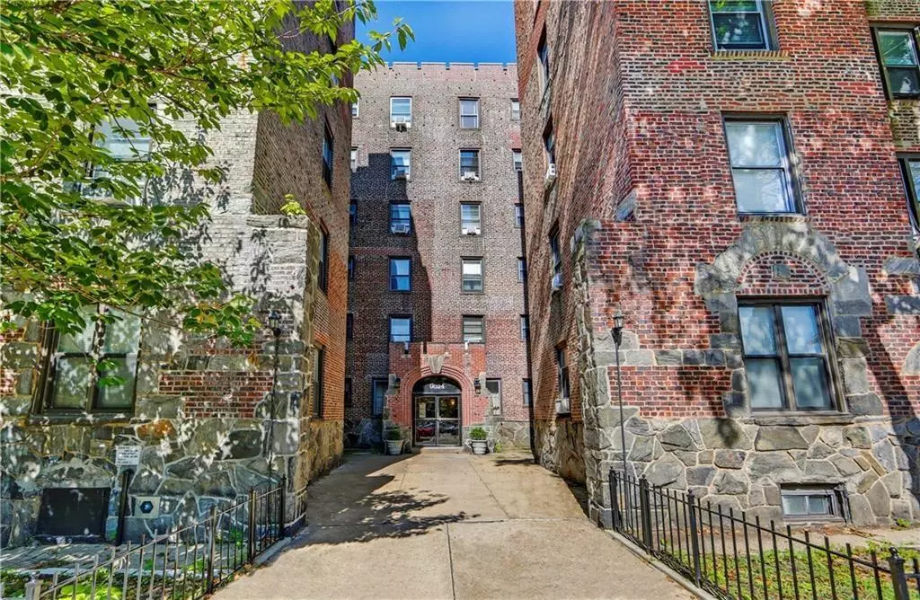 Brooklyn, NY 11209,9524 Fort Hamilton Pkwy #306