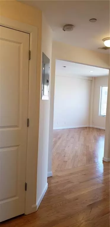Brooklyn, NY 11235,2011 Avenue X #6B