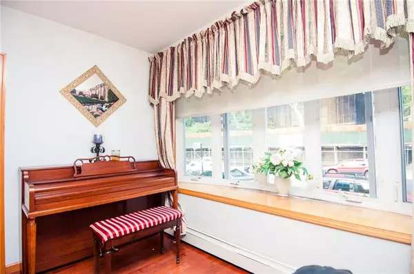 Brooklyn, NY 11209,7204 6 AVE